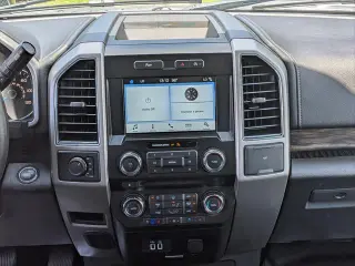 Ford F-150 2018 4x4 Lariat 4dr SuperCrew con 5.5 ft. SB.