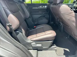 Ford Explorer 2026 AWD Platinum 4dr SUV