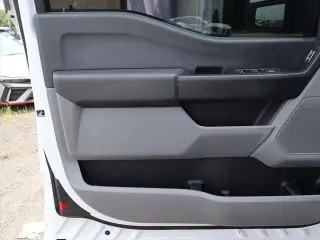 Ford F-250 Super Duty 2023 4x4 XL 4 puertas SuperCab batea de 6.8 pies