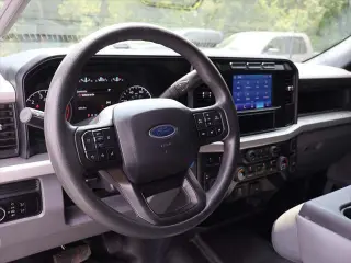 Ford F-250 Super Duty 2023 4x4 XL 4 puertas SuperCab batea de 6.8 pies