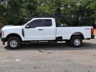 Ford F-250 Super Duty 2023 4x4 XL 4 puertas SuperCab batea de 6.8 pies