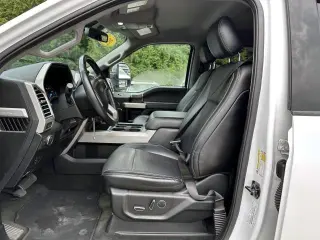 Ford F-250 Super Duty 2017 4x4 Lariat 4dr Crew Cab 6.8 ft. SB Pickup