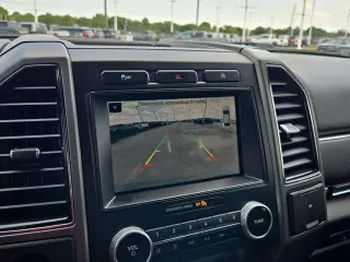 Ford Expedition 2019 4x2 XLT 4dr SUV