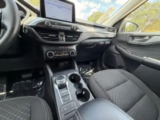 Ford Escape 2024 con tracción en las ruedas AWD, 4 puertas SUV