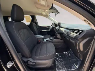 Ford Escape 2024 con tracción en las ruedas AWD, 4 puertas SUV