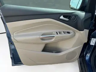 Ford C-MAX Híbrido 2018 Titanium 4p Vagón