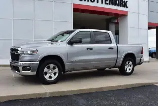 Ram 1500 2025 4x4 Lone Star 4dr Crew Cab 5.6 ft. SB Pickup