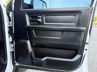 Ram 1500 Classic 2019 4x4 Tradesman Cabina completa 4 puertas 6.3 ft. SB Picaje