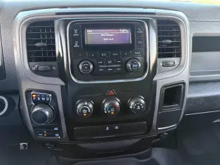 Ram 1500 Classic 2019 4x4 Tradesman Cabina completa 4 puertas 6.3 ft. SB Picaje