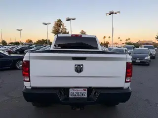 Ram 1500 Classic 2019 4x4 Tradesman Cabina completa 4 puertas 6.3 ft. SB Picaje