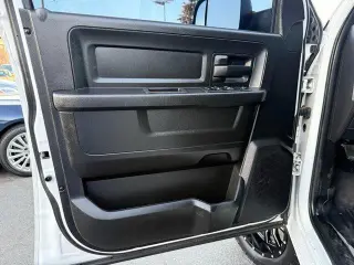 Ram 1500 Classic 2019 4x4 Tradesman Cabina completa 4 puertas 6.3 ft. SB Picaje