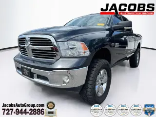 Ram 1500 2017 4x4 Big Horn 4p Cabina Tripla 6,3 pies ST Camioneta