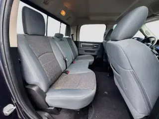 Ram 1500 2017 4x4 Big Horn 4p Cabina Tripla 6,3 pies ST Camioneta