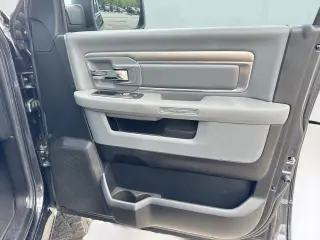 Ram 1500 2017 4x4 Big Horn 4p Cabina Tripla 6,3 pies ST Camioneta