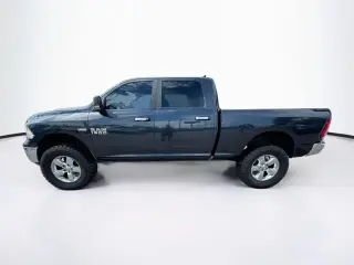 Ram 1500 2017 4x4 Big Horn 4p Cabina Tripla 6,3 pies ST Camioneta