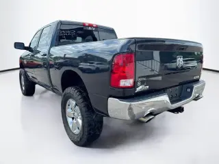 Ram 1500 2017 4x4 Big Horn 4p Cabina Tripla 6,3 pies ST Camioneta