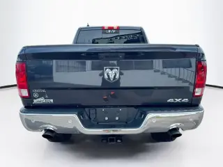 Ram 1500 2017 4x4 Big Horn 4p Cabina Tripla 6,3 pies ST Camioneta