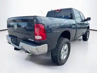 Ram 1500 2017 4x4 Big Horn 4p Cabina Tripla 6,3 pies ST Camioneta
