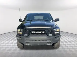 Ram 1500 Clásico 2024 4x4 Warlock 4p Pie de Cabina Crew 5.5 ft. SB Camioneta