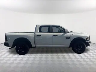Ram 1500 Classic 2024 4x4 Warlock 4dr Crew Cab 5.5 ft. SB Pickup