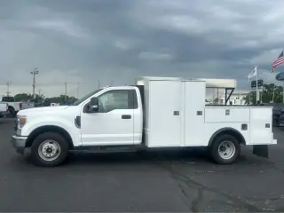 Ford F-350 Super Duty 2021 4x2 XL 2 puertas Cabina Regular 145 in. entre ejes Chasis DRW
