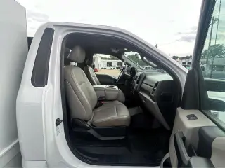 Ford F-350 Super Duty 2021 4x2 XL 2 puertas Cabina Regular 145 in. entre ejes Chasis DRW