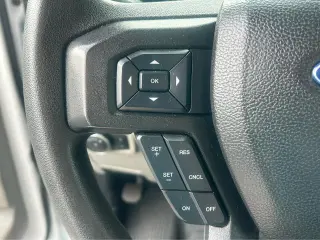 Ford F-350 Super Duty 2021 4x2 XL 2 puertas Cabina Regular 145 in. entre ejes Chasis DRW