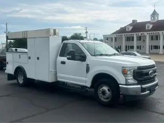 Ford F-350 Super Duty 2021 4x2 XL 2 puertas Cabina Regular 145 in. entre ejes Chasis DRW