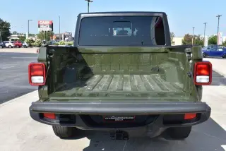 Jeep Gladiator 2023 4x4 Sport S 4dr Crew Cab 5.0 ft. SB