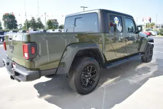 Jeep Gladiator 2023 4x4 Sport S 4dr Crew Cab 5.0 ft. SB
