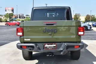 Jeep Gladiator 2023 4x4 Sport S 4dr Crew Cab 5.0 ft. SB