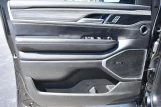 Jeep Wagoneer 2024 4x4 Serie II 4p SUV