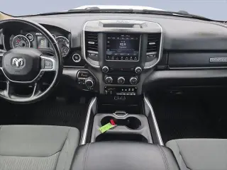Ram 1500 2020 4x4 Big Horn 4p Cab de Tripulación 5.6 ft. SB Pickup