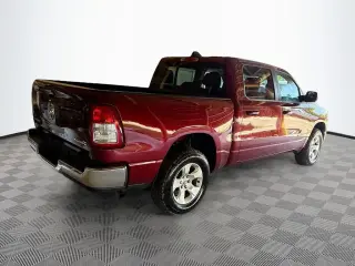 Ram 1500 2020 4x4 Big Horn 4 puertas Crew Cab 5.6 pies de bateo Pickup