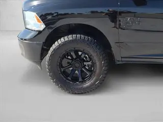 Ram 1500 Clásico 2023 4x4 SLT 4p Crew Cab 5.5 ft. SB Pickup