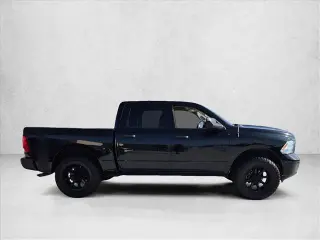 Ram 1500 Clásico 2023 4x4 SLT 4p Crew Cab 5.5 ft. SB Pickup
