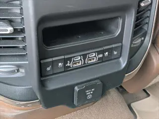 Ram 1500 2019 4x4 Laramie Longhorn 4p Puerta Cabina Tripulacion 5.6 ft. SB Camioneta