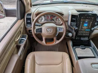 Ram 1500 2019 4x4 Laramie Longhorn 4p Puerta Cabina Tripulacion 5.6 ft. SB Camioneta
