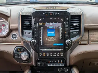 Ram 1500 2019 4x4 Laramie Longhorn 4p Puerta Cabina Tripulacion 5.6 ft. SB Camioneta