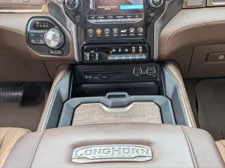 Ram 1500 2019 4x4 Laramie Longhorn 4p Puerta Cabina Tripulacion 5.6 ft. SB Camioneta
