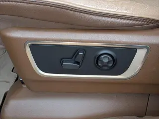 Ram 1500 2019 4x4 Laramie Longhorn 4p Puerta Cabina Tripulacion 5.6 ft. SB Camioneta