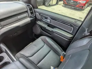 Ram 1500 2020 4x4 Laramie 4p Cab de Tripulación 5.6 ft. SB Camioneta