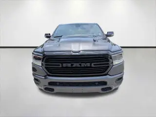 Ram 1500 2020 4x4 Laramie 4p Cab de Tripulación 5.6 ft. SB Camioneta