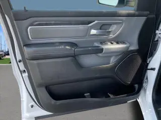 Ram 1500 2022 4x2 Big Horn 4p Cab de Tripulación 5.6 ft. SB Pickup