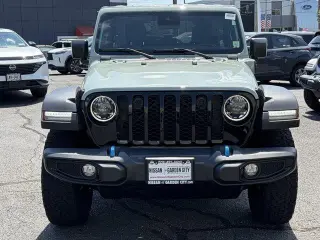 Jeep Wrangler 2024 4x4 Willys 4xe SUV de 4 puertas