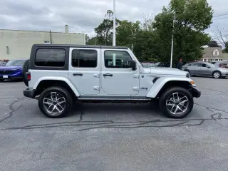 Jeep Wrangler 2024 4x4 Willys 4xe 4p SUV