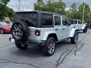Jeep Wrangler 2024 4x4 Willys 4xe 4p SUV
