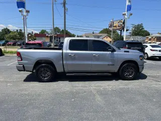 Ram 1500 2021 4x4 Big Horn 4dr Crew Cab 5.6 ft. SB Pickup