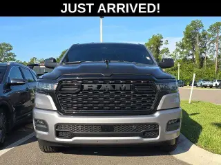 Ram 1500 2025 4x2 Tradesman 4p Cabina de tripulacion 5.6 ft. SB Camioneta