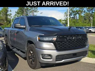 Ram 1500 2025 4x2 Tradesman 4p Cabina de tripulacion 5.6 ft. SB Camioneta